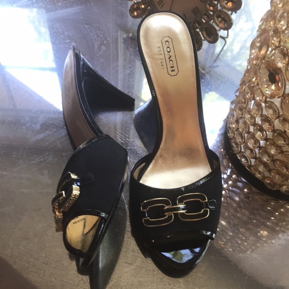 COACH Hazel Black Patent Gold CC Buckle Open Toe Logo Sandal Mules Slides NWOT 8 - Picture 2 of 6